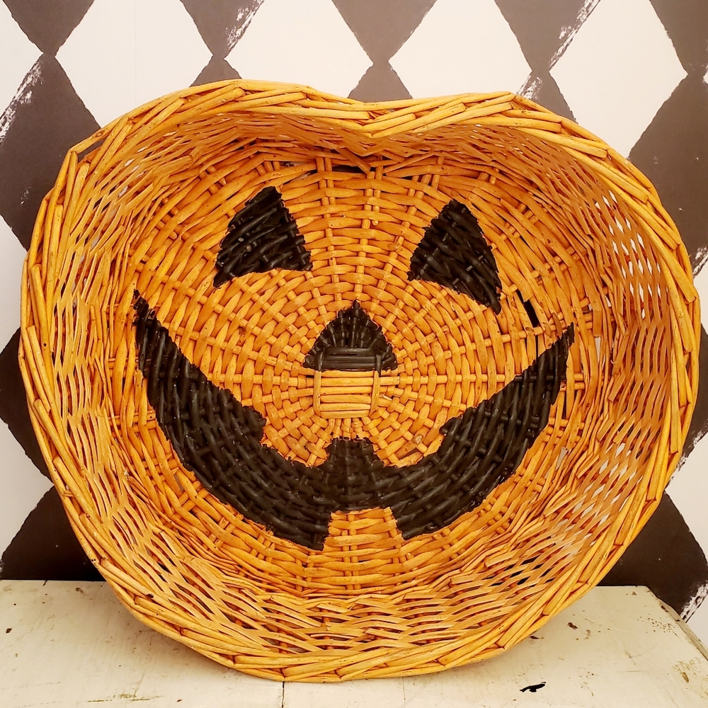 🆕️Wicker Pumpkin Jack O Lantern Painted Basket